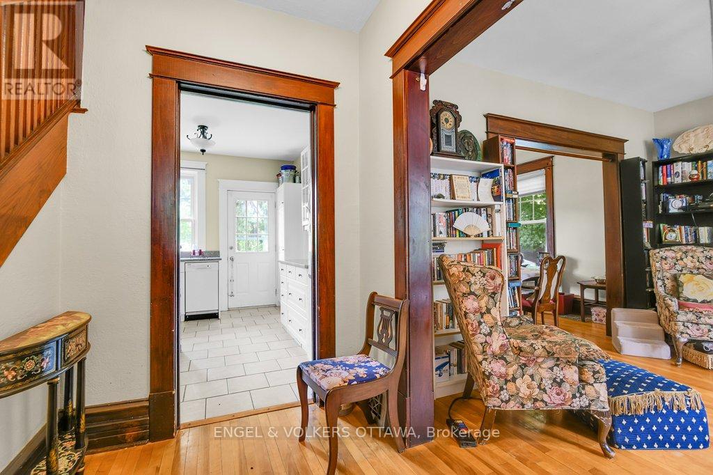141 Minto Place