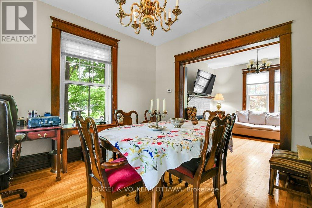 141 Minto Place
