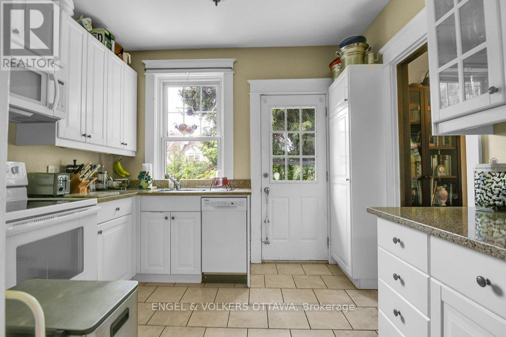 141 Minto Place