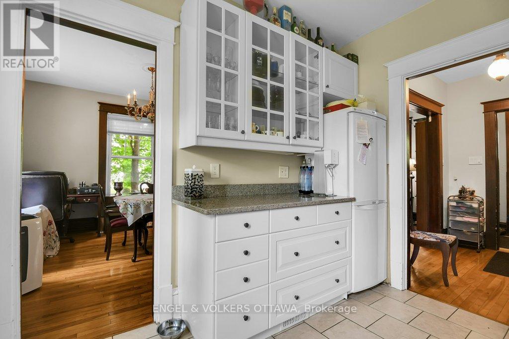 141 Minto Place