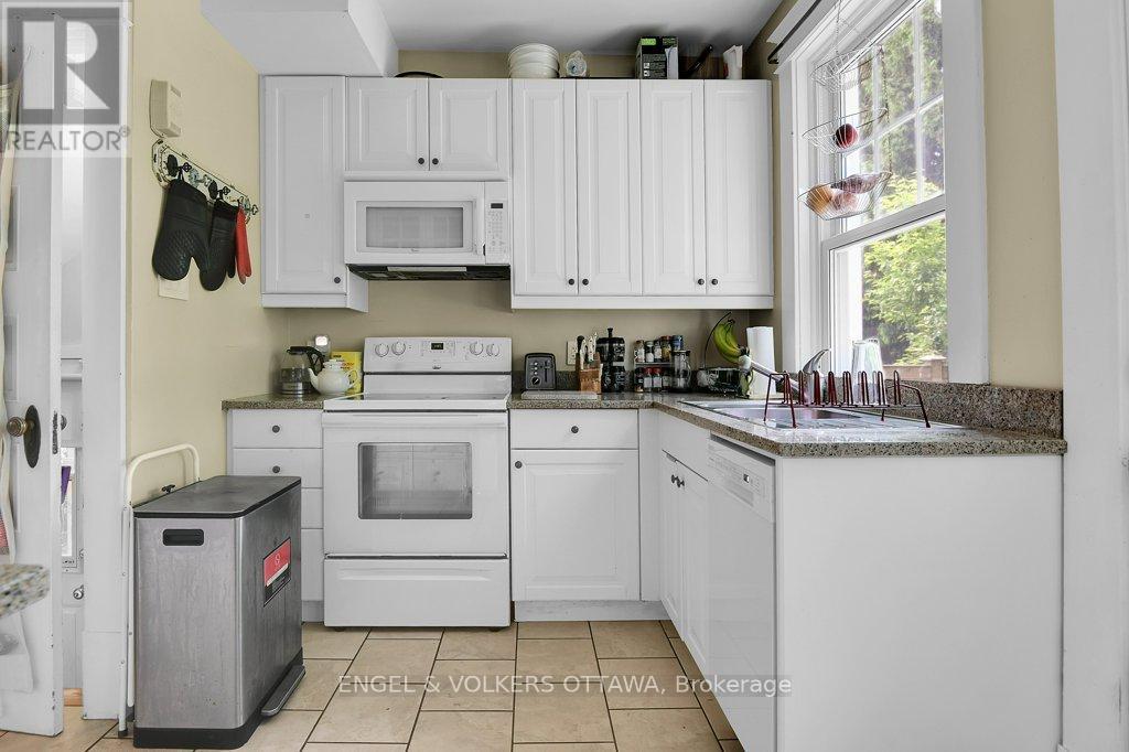 141 Minto Place
