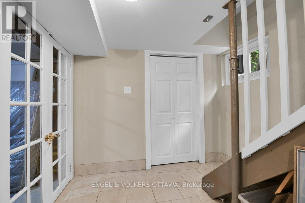 141 Minto Place