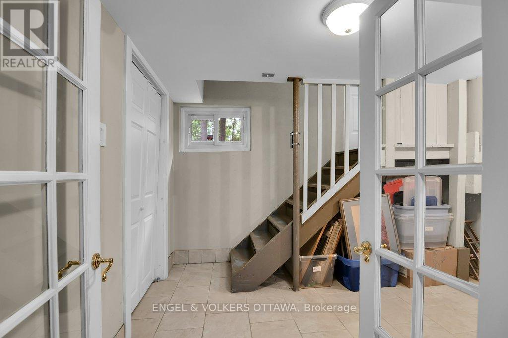 141 Minto Place
