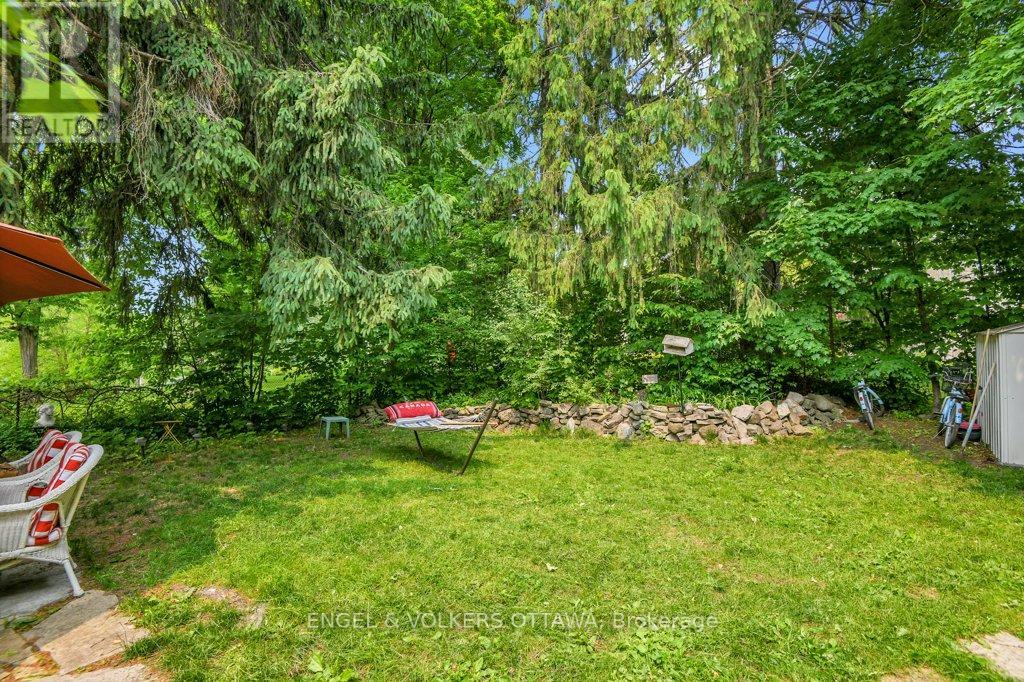 141 Minto Place