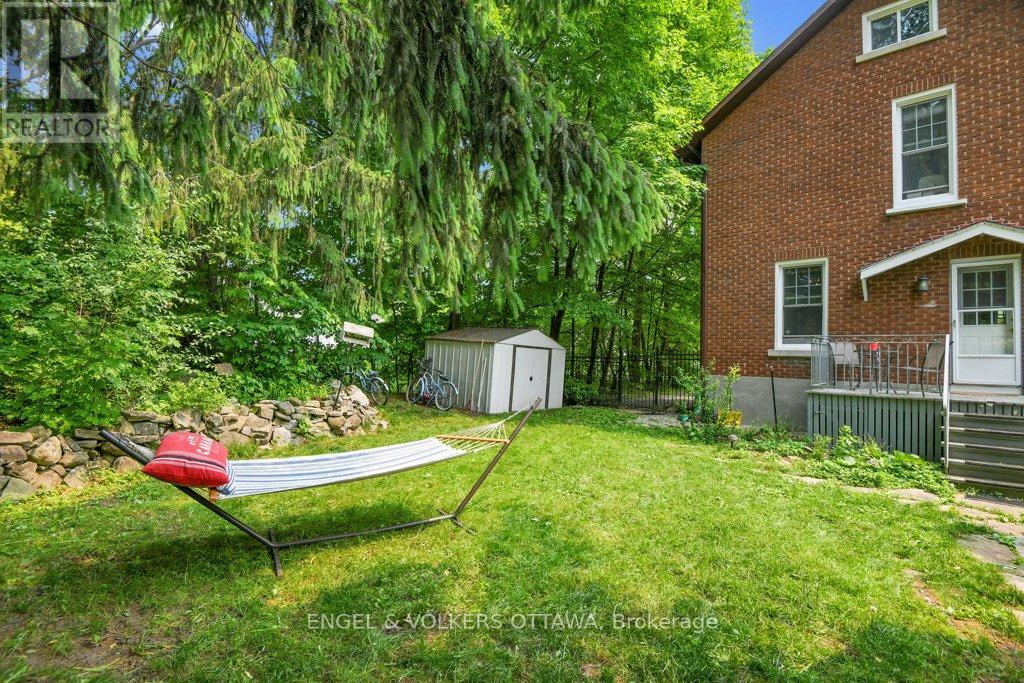 141 Minto Place