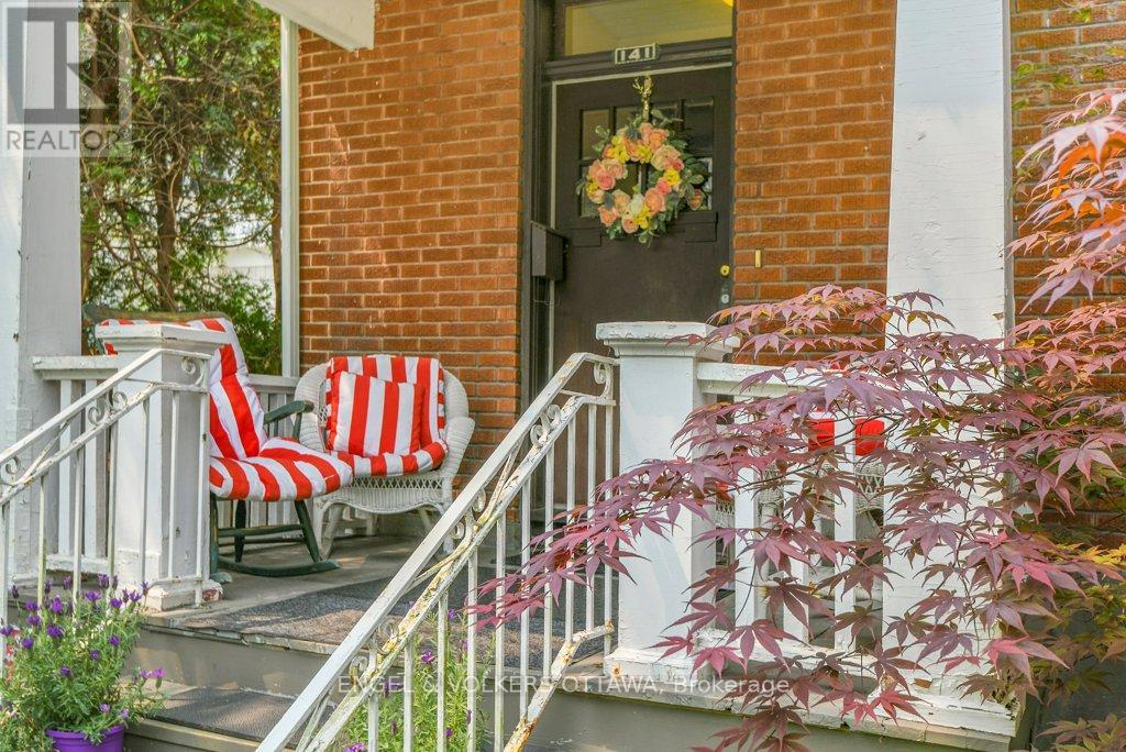 141 Minto Place