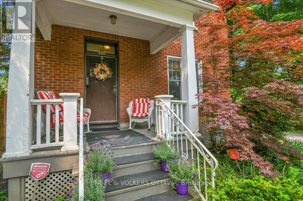 141 Minto Place