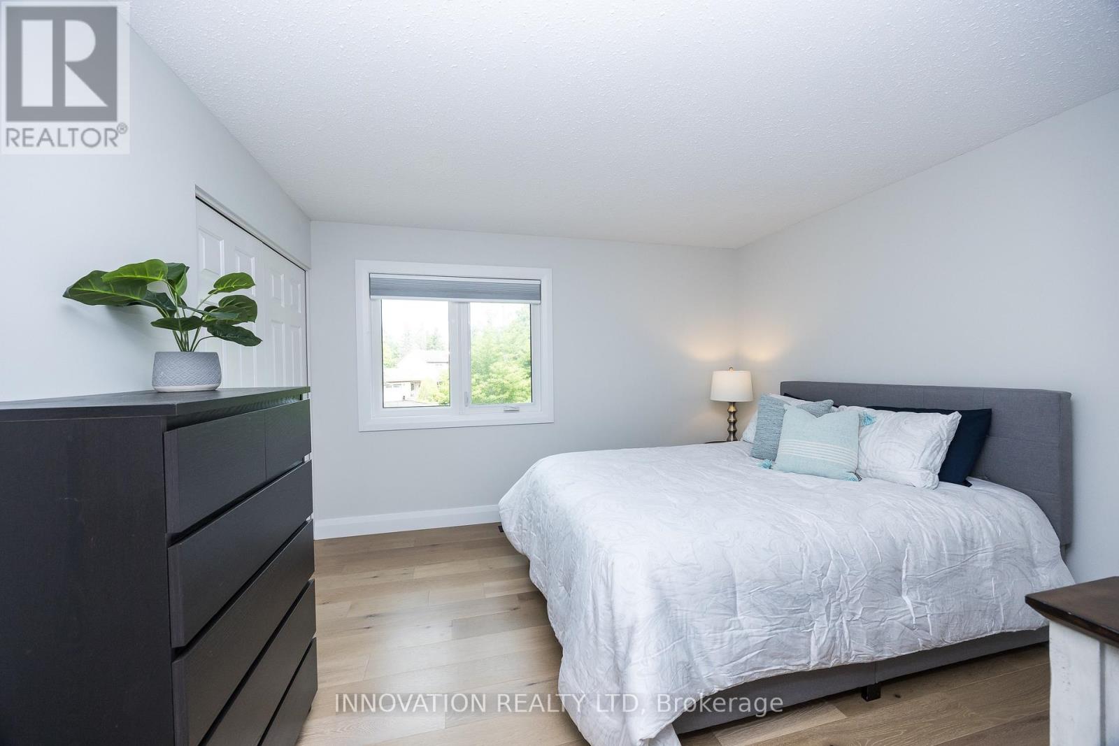 1098 Cindy Hill Crescent