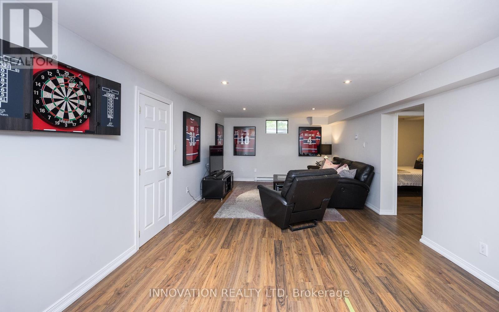 1098 Cindy Hill Crescent