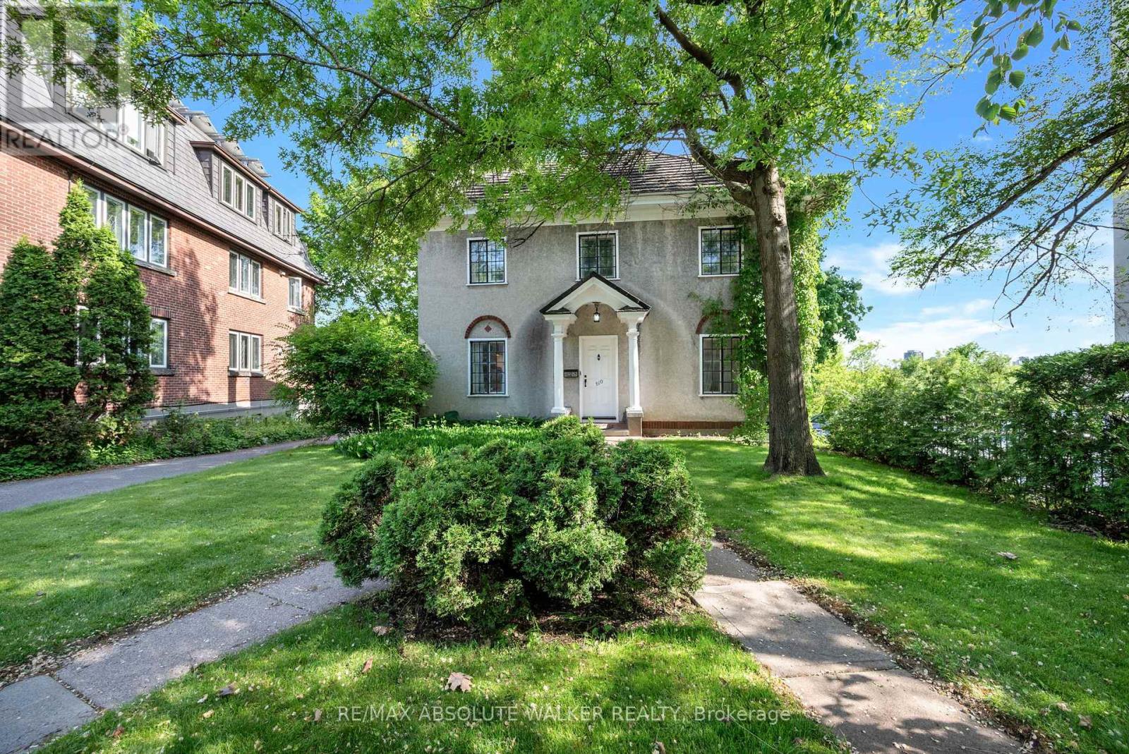 210 Rideau Terrace