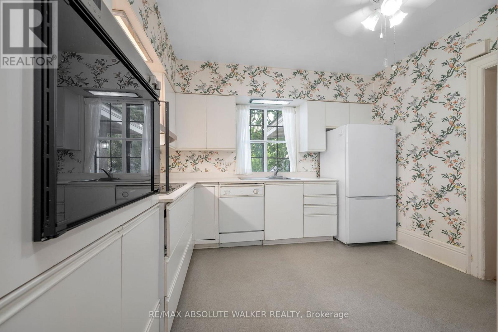 210 Rideau Terrace