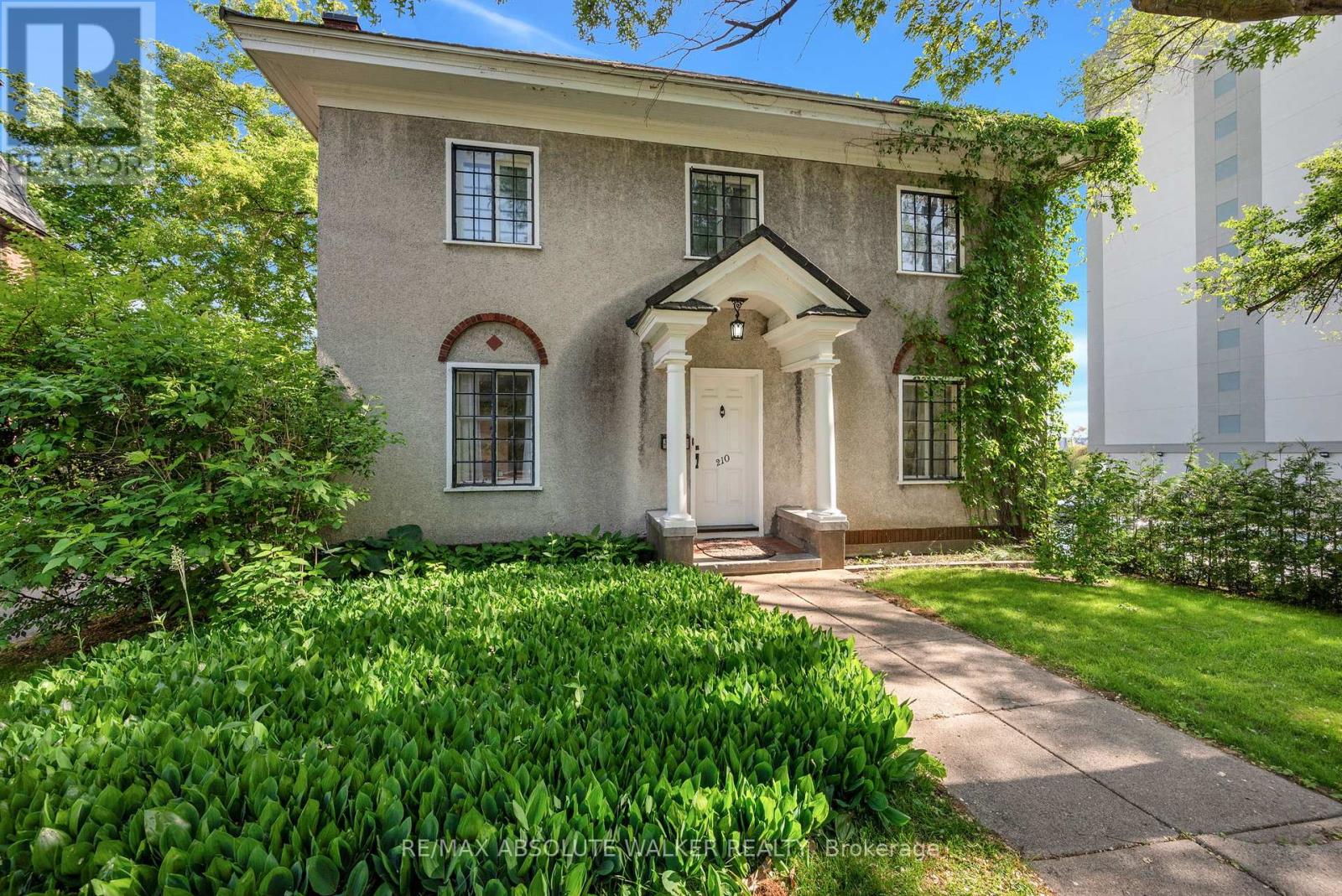 210 Rideau Terrace