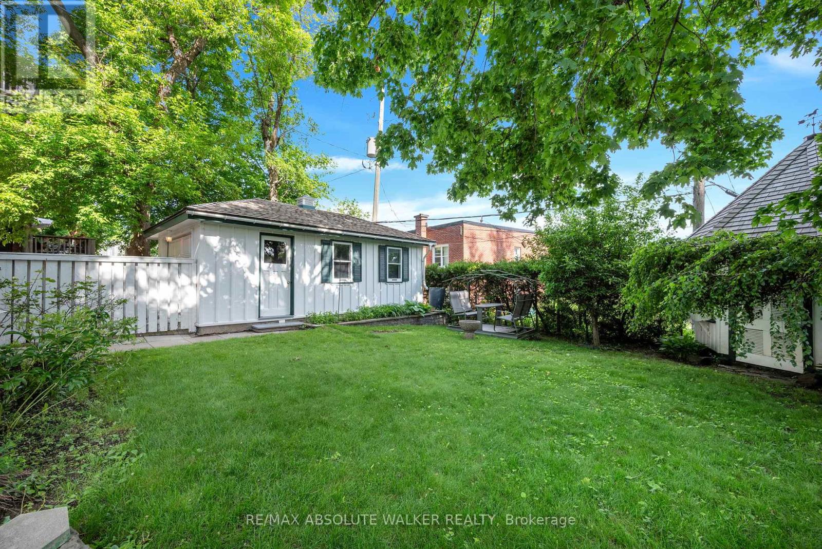 210 Rideau Terrace