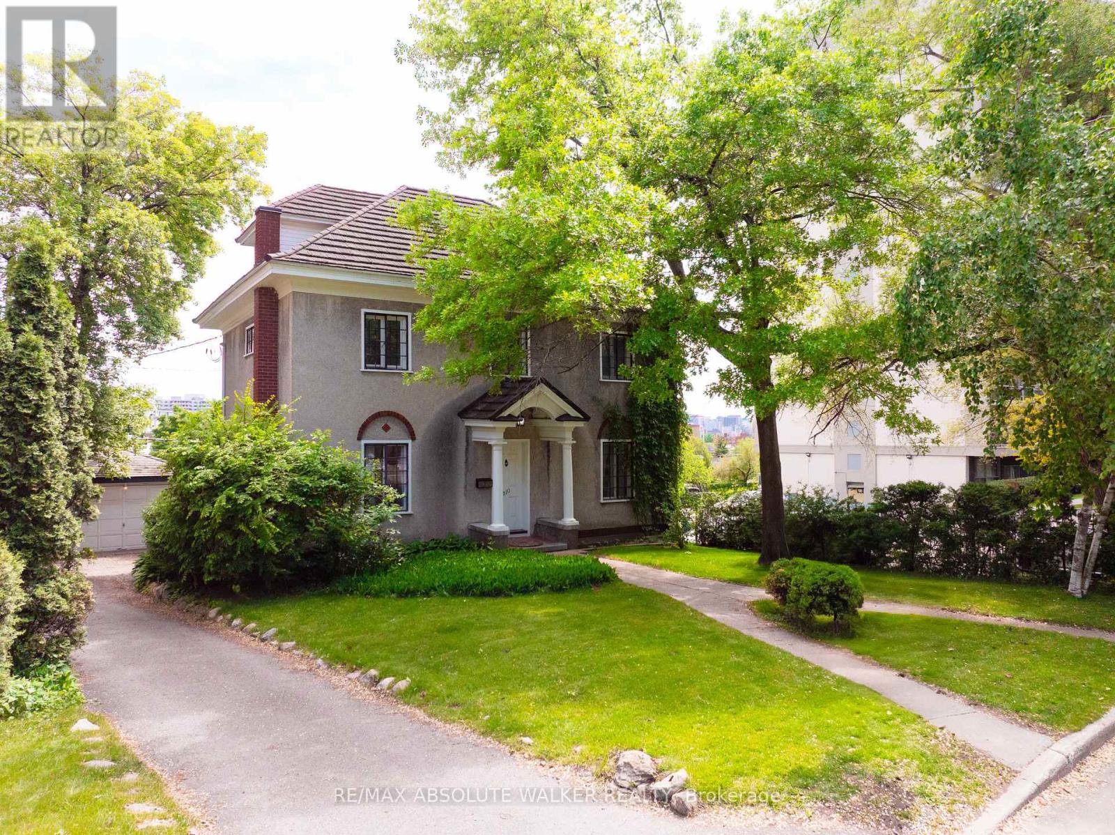 210 Rideau Terrace