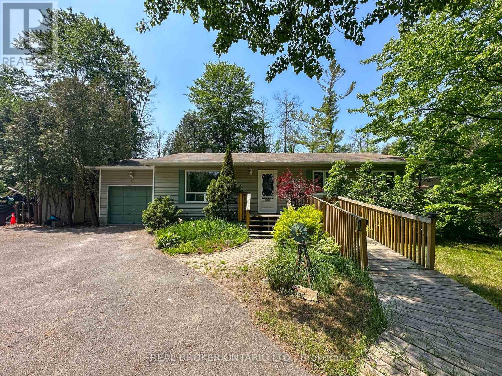 30 Kingfisher Crescent