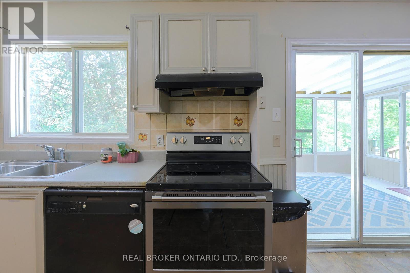 30 Kingfisher Crescent