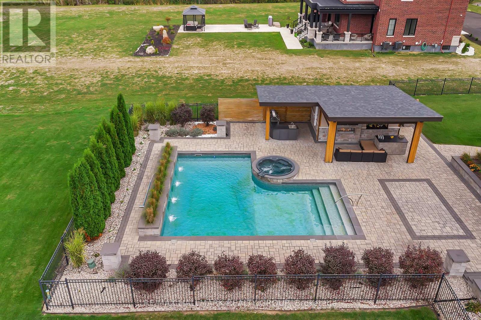 5813 Red Castle Ridge