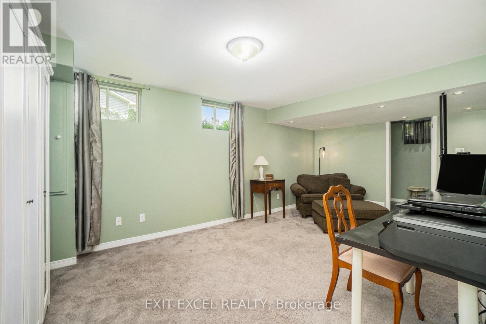 1551 Stanleyfield Crescent