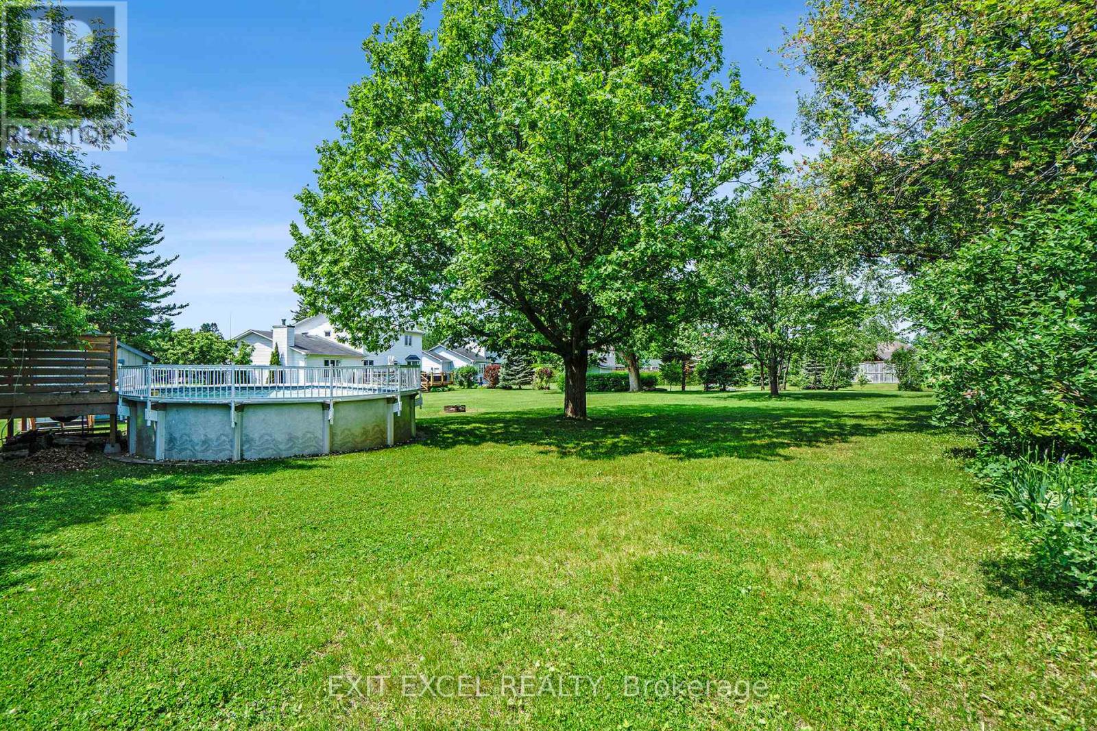 1551 Stanleyfield Crescent