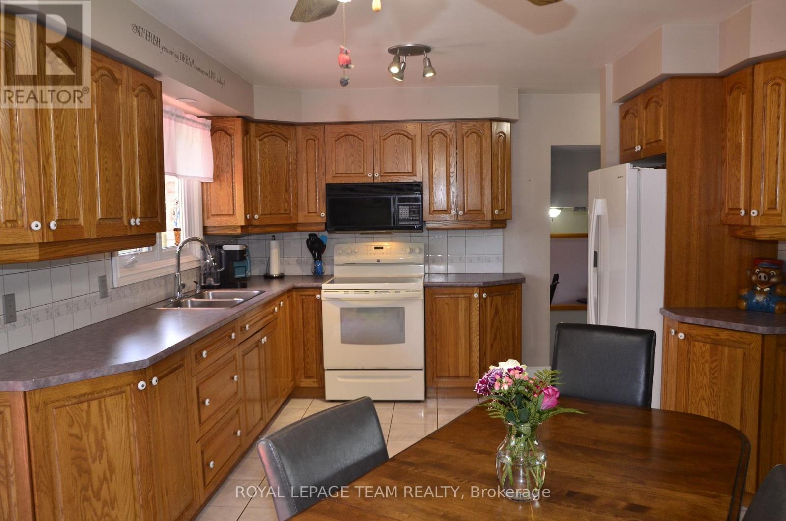 4951 (hwy 31) Bank Street N