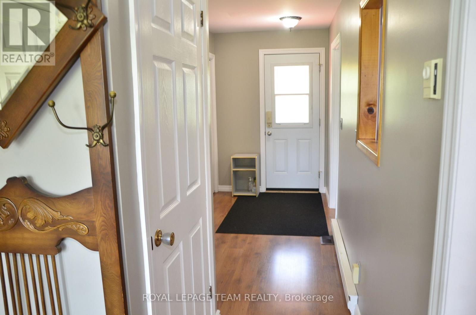 4951 (hwy 31) Bank Street N