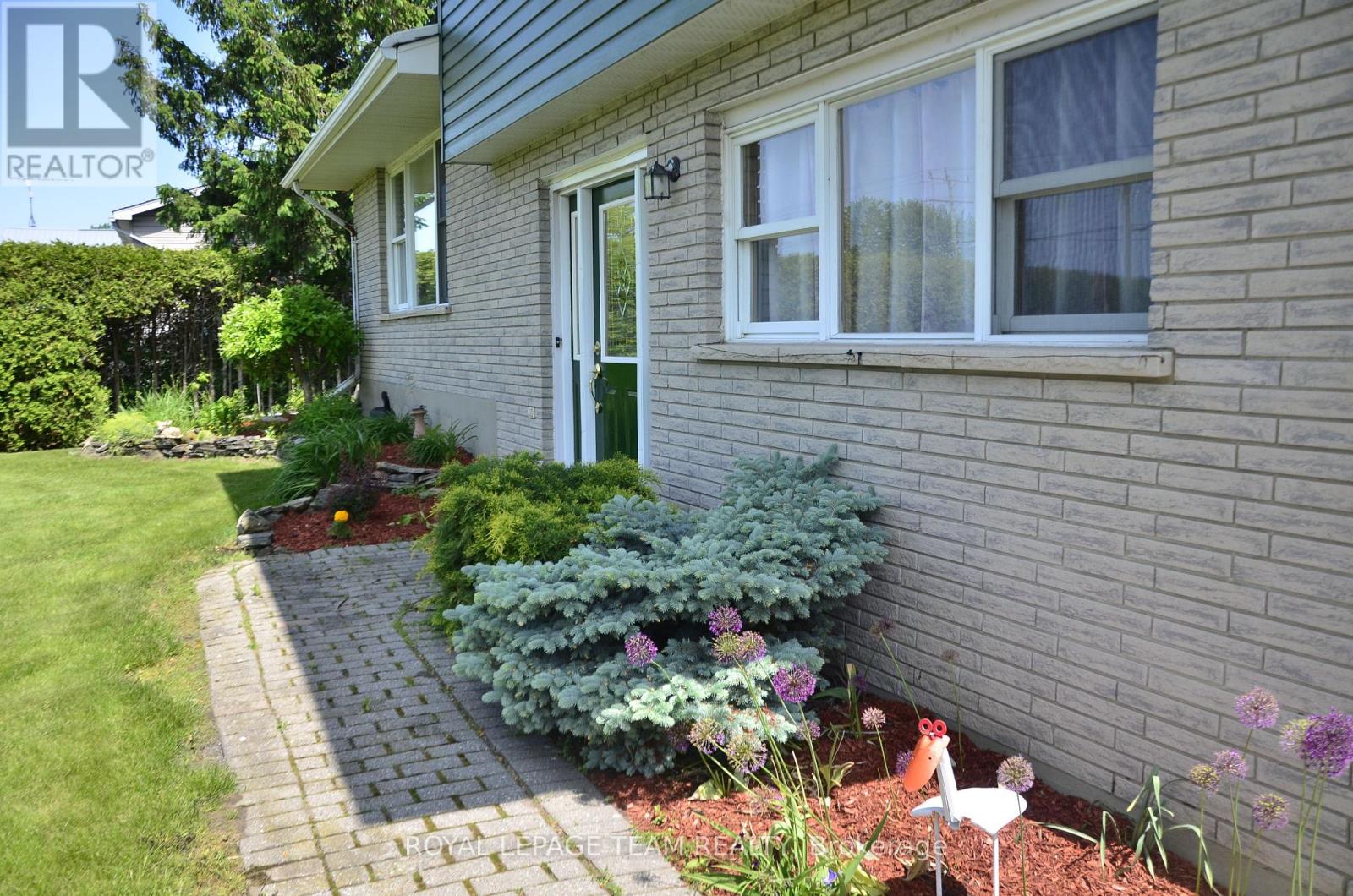 4951 (hwy 31) Bank Street N