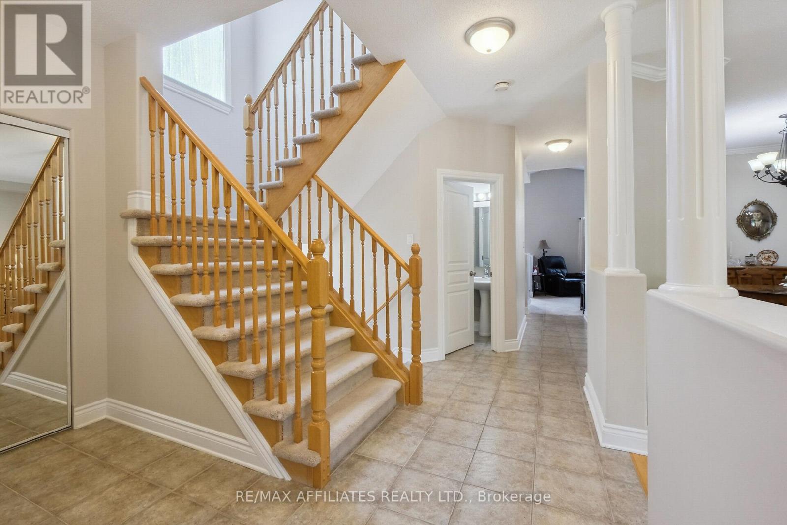 176 Topaze Crescent