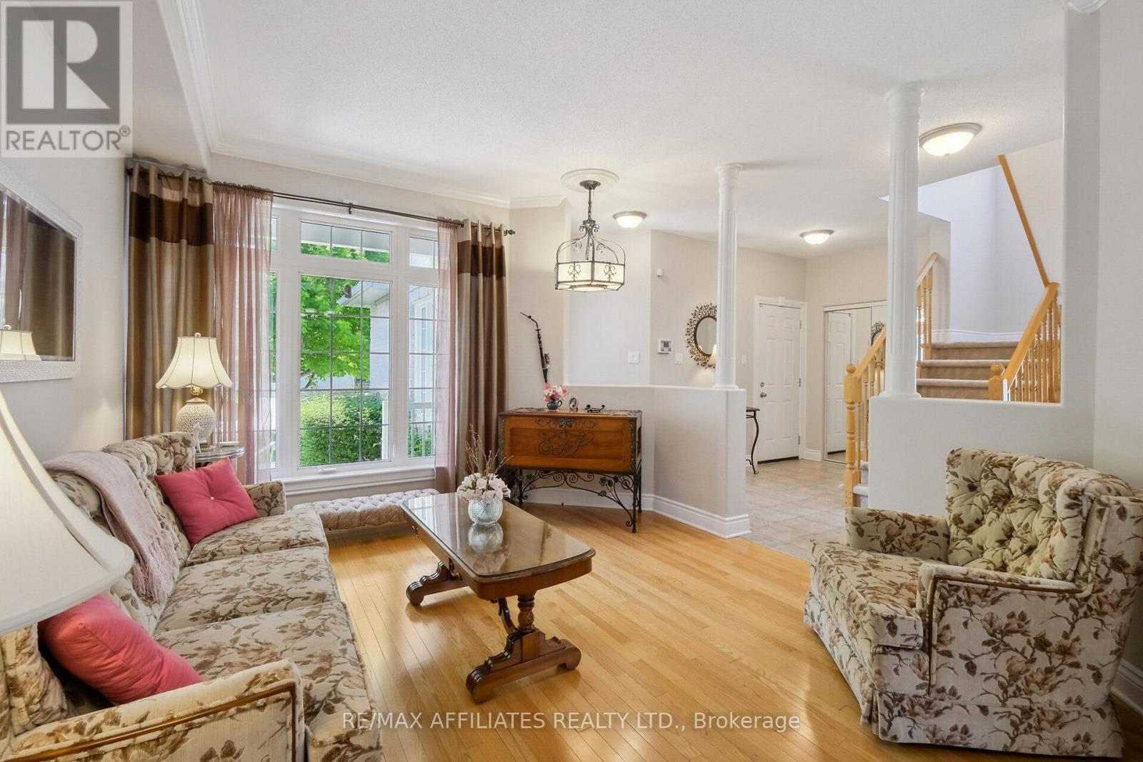 176 Topaze Crescent