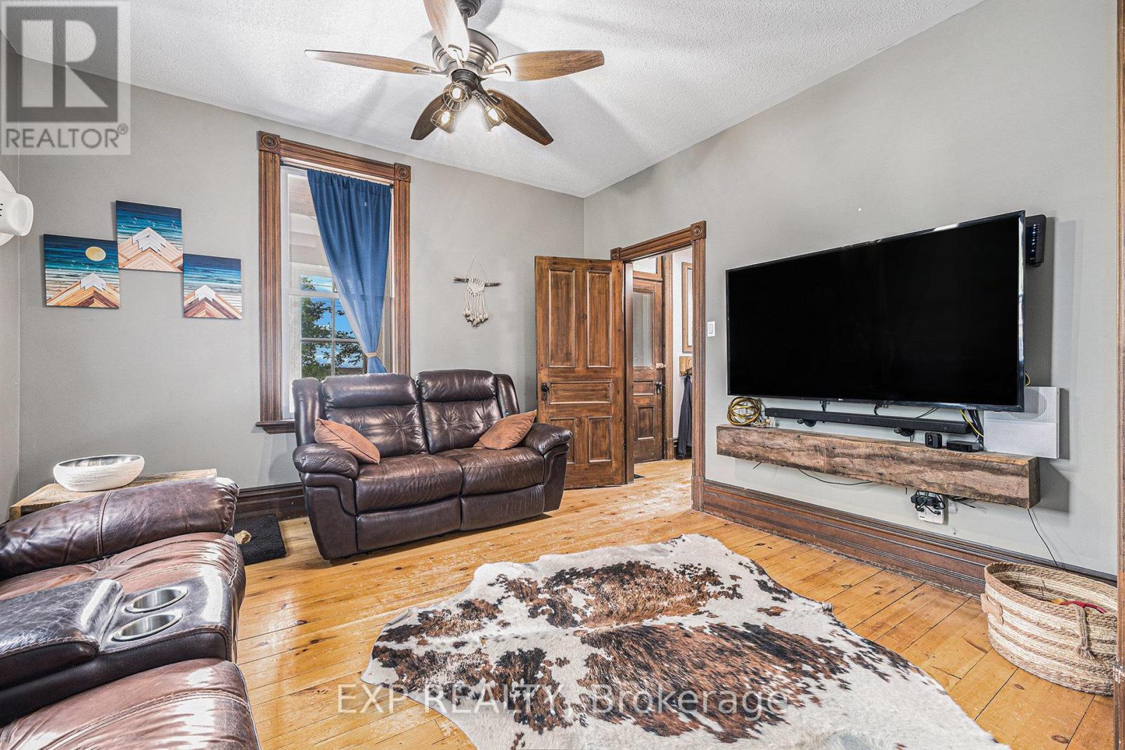 1589 River Road
