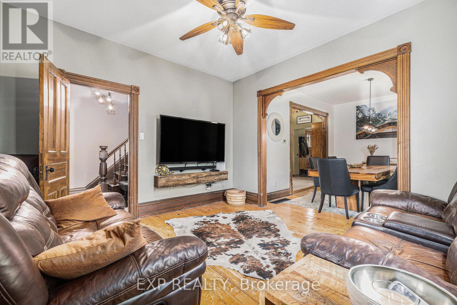 1589 River Road