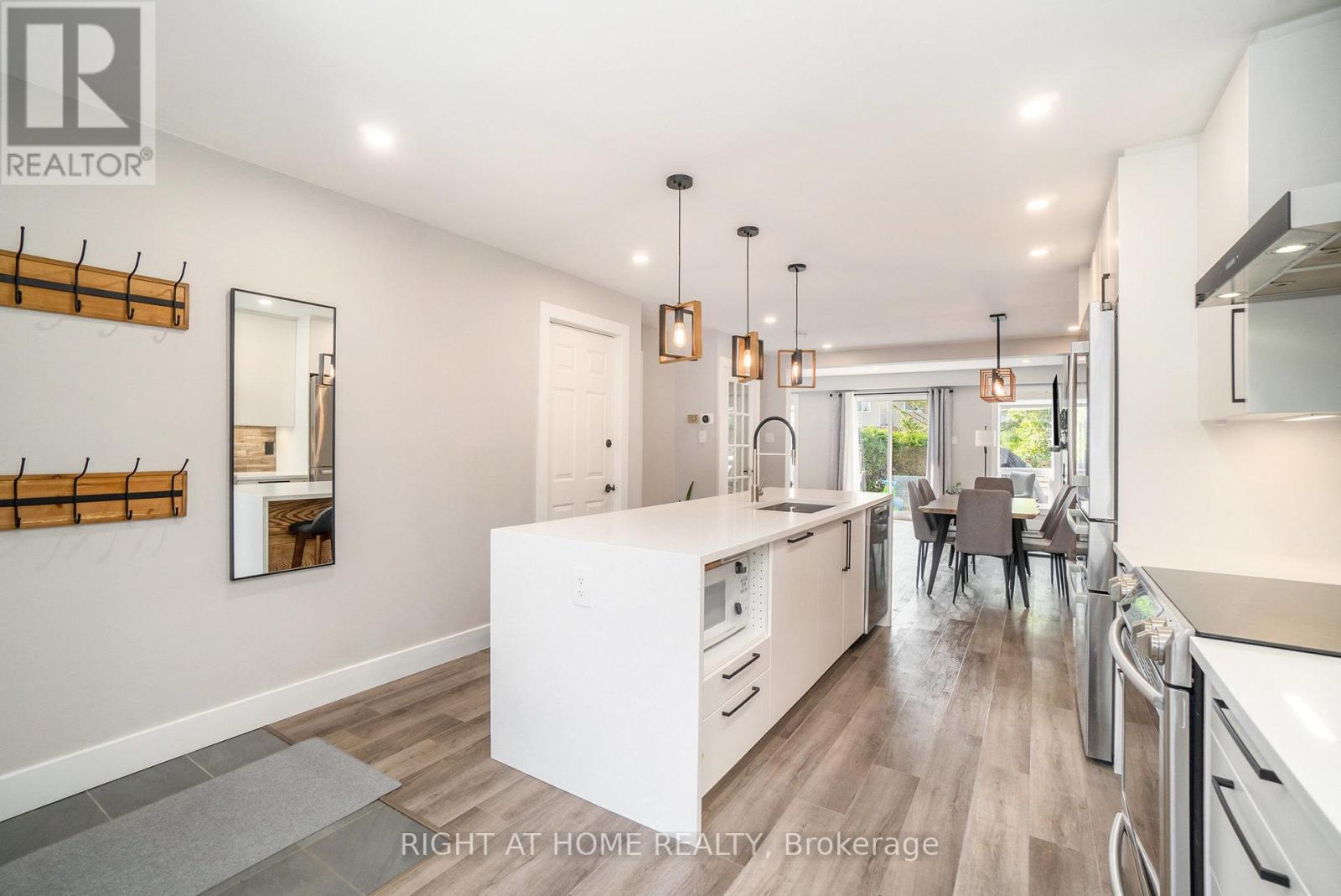 83 Versailles Private