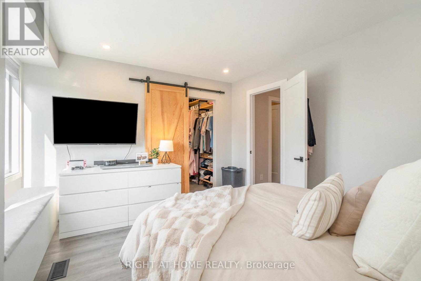 83 Versailles Private