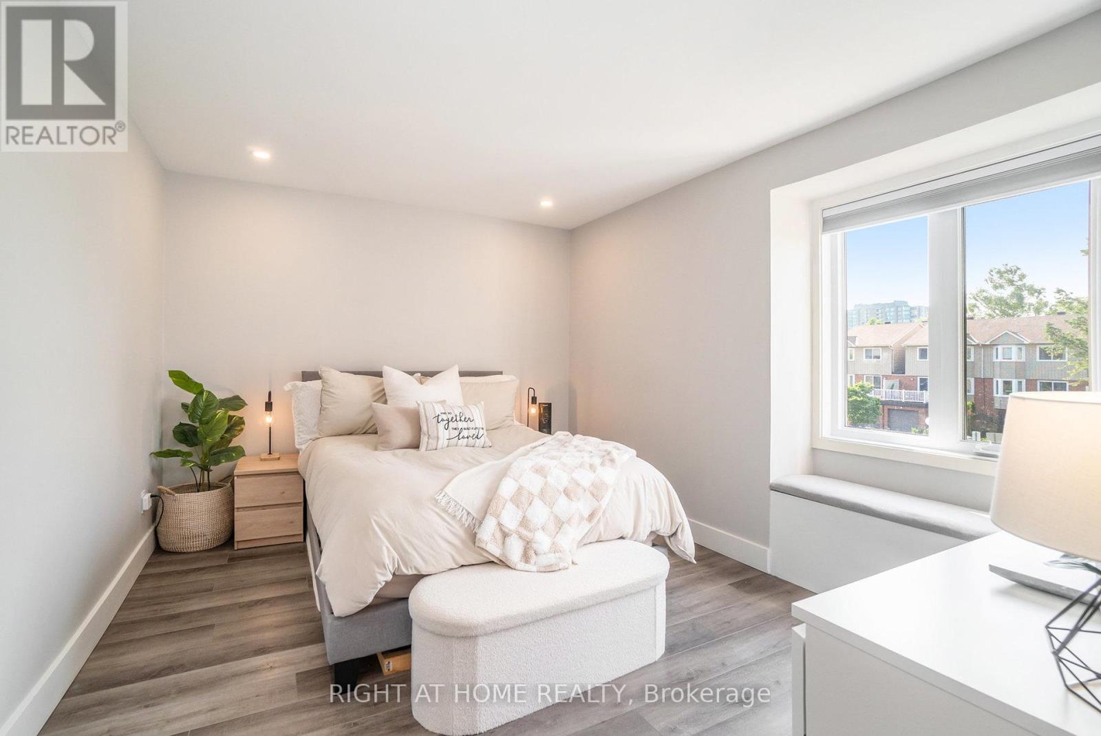 83 Versailles Private