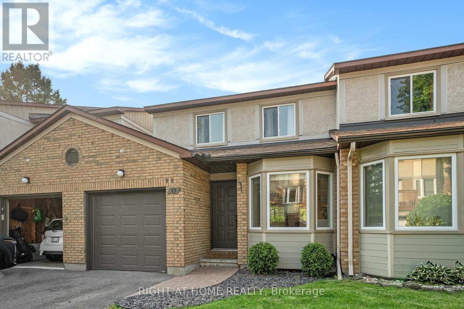 83 Versailles Private