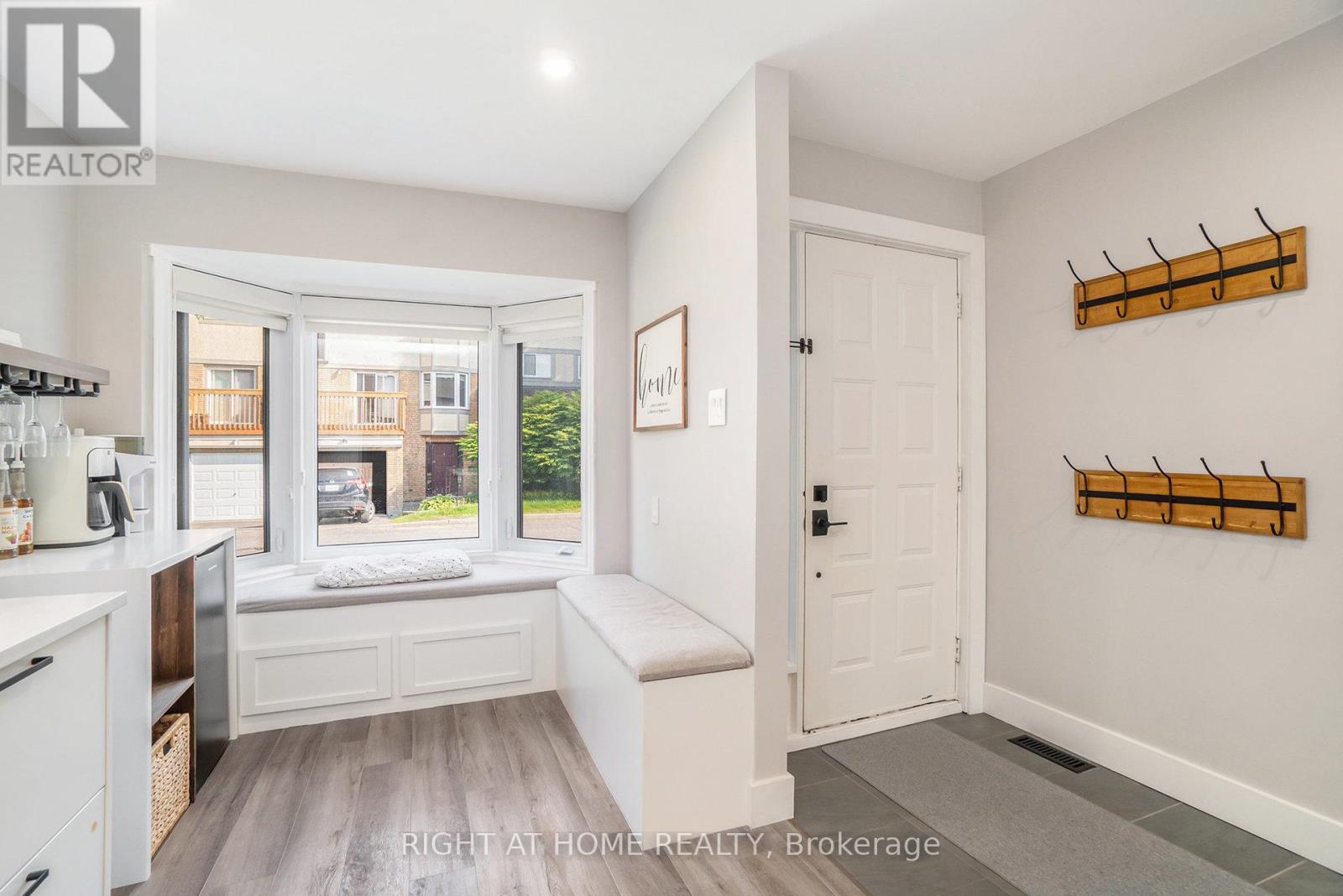 83 Versailles Private