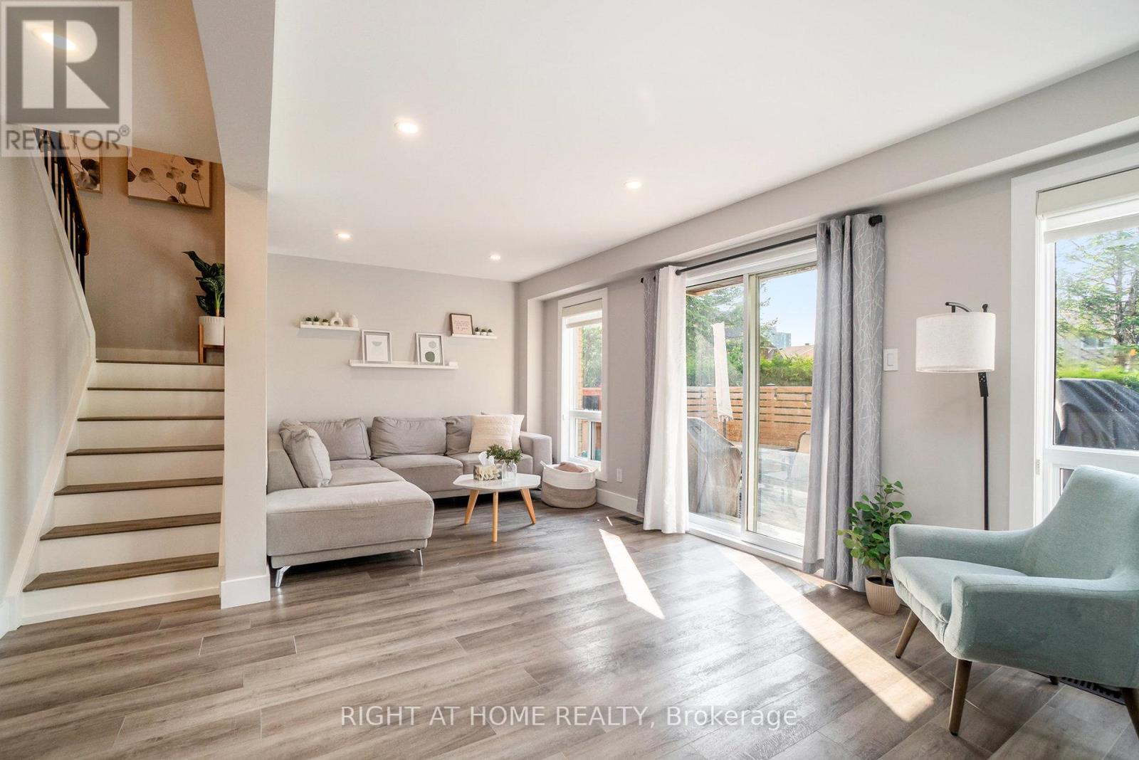 83 Versailles Private