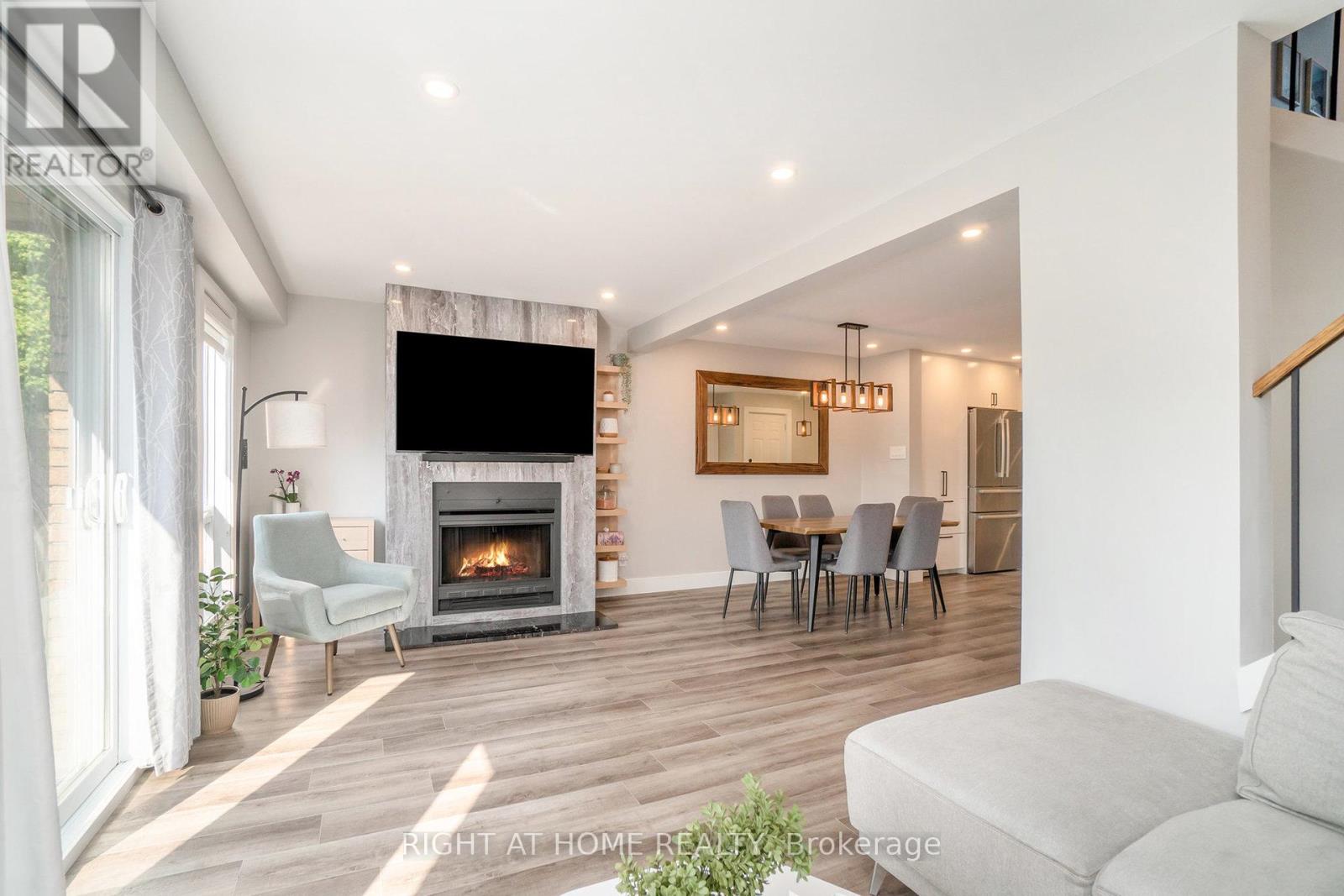 83 Versailles Private