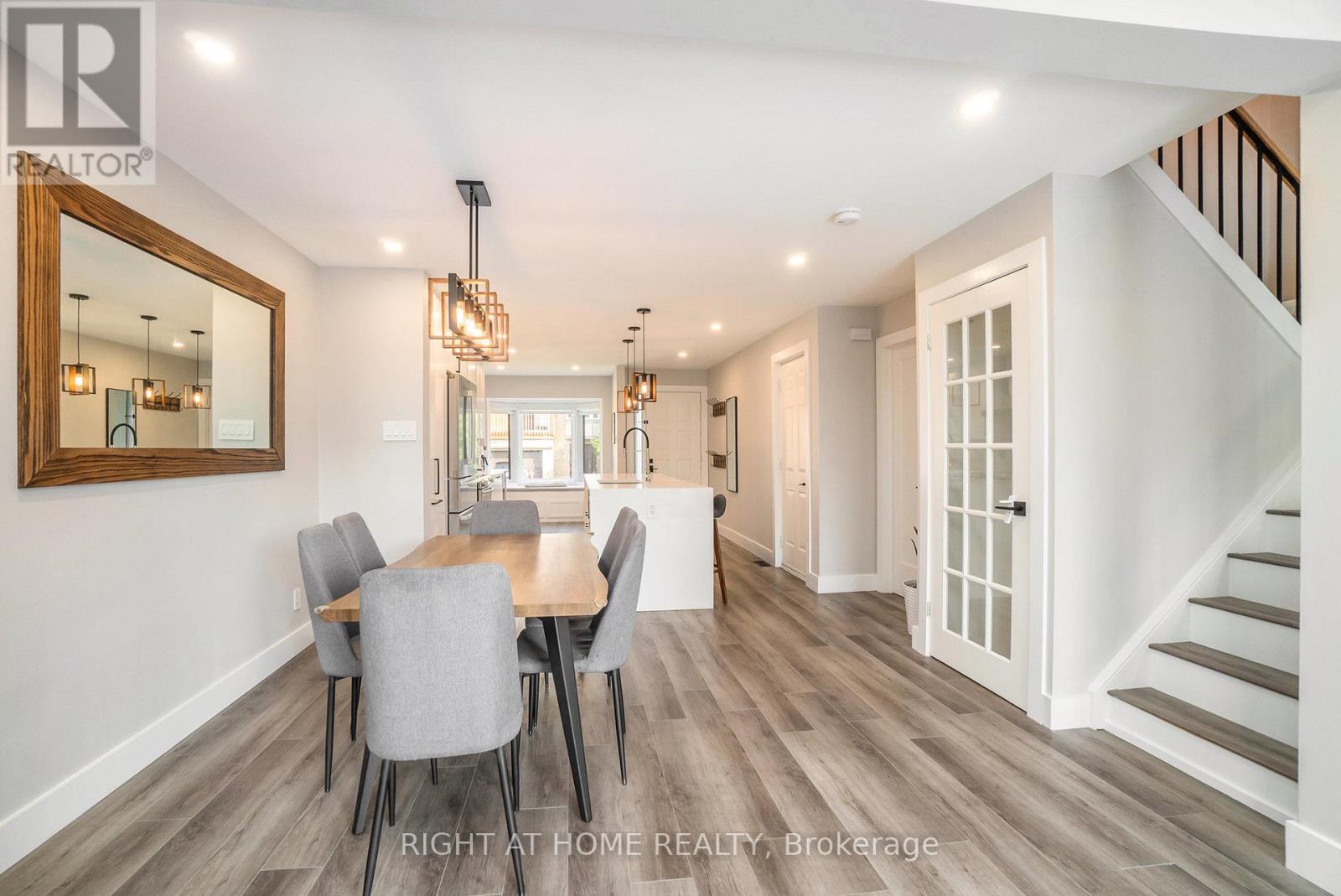 83 Versailles Private