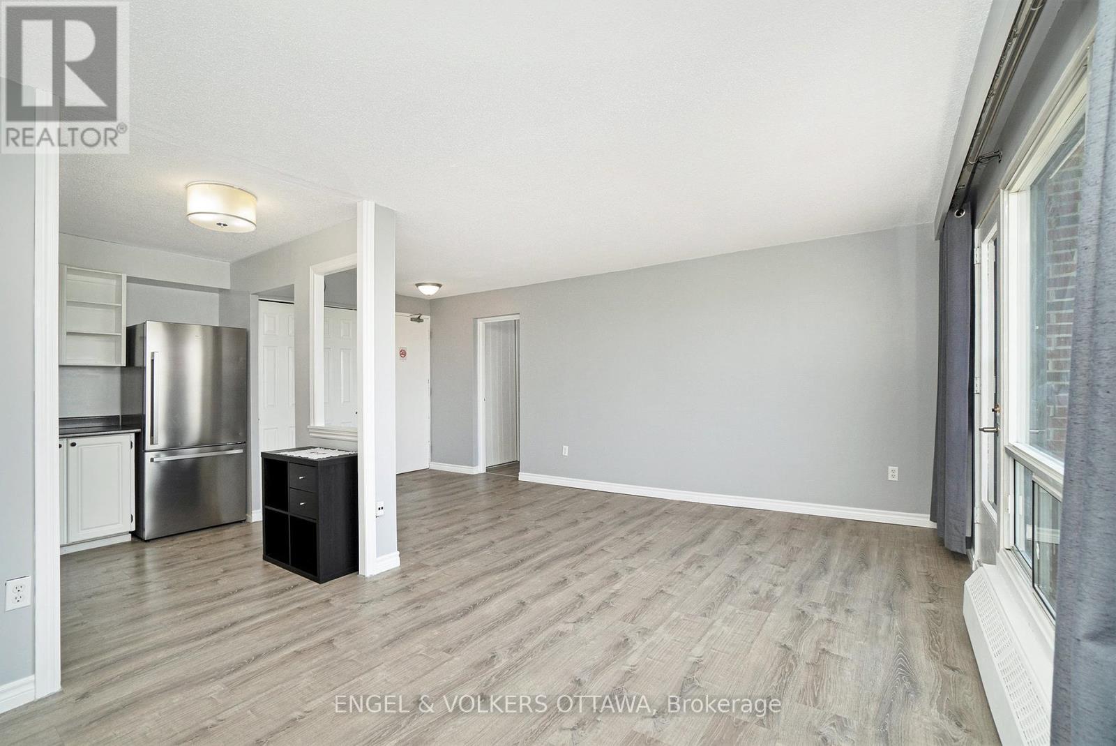 817 - 20 Chesterton Drive