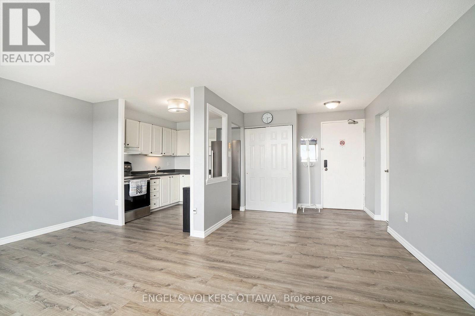 817 - 20 Chesterton Drive