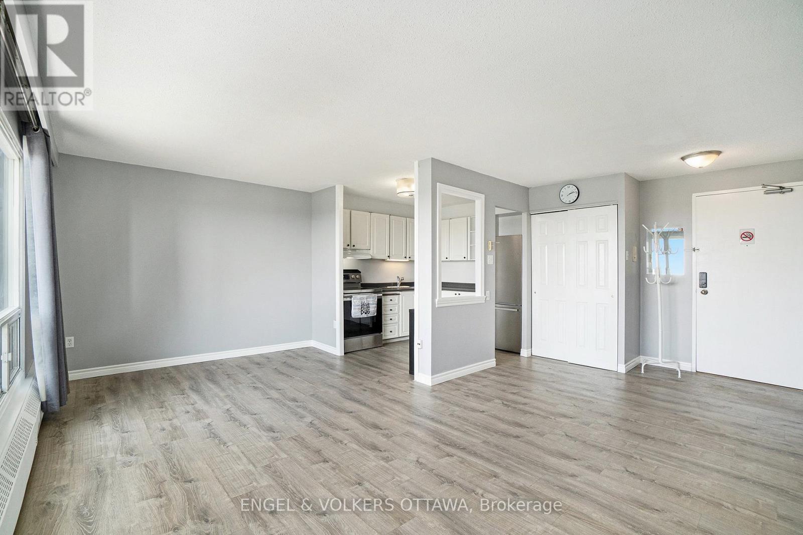 817 - 20 Chesterton Drive