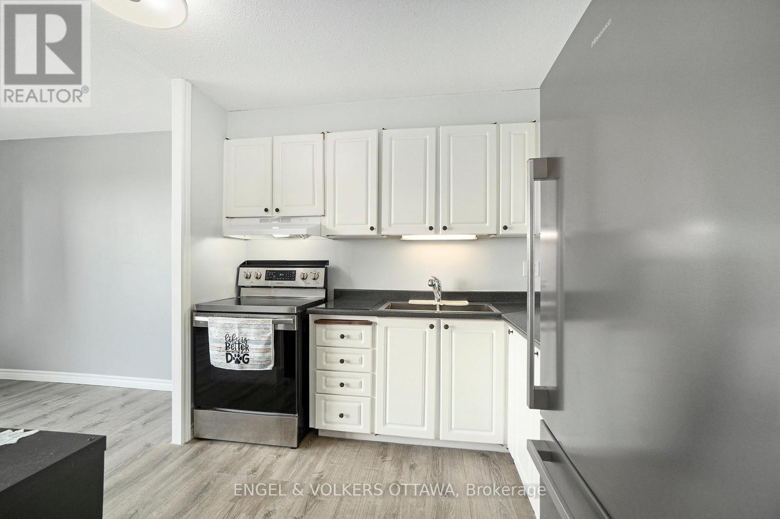 817 - 20 Chesterton Drive