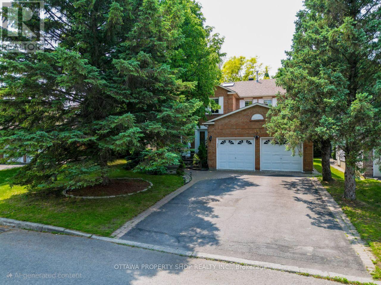 566 Falwyn Crescent W