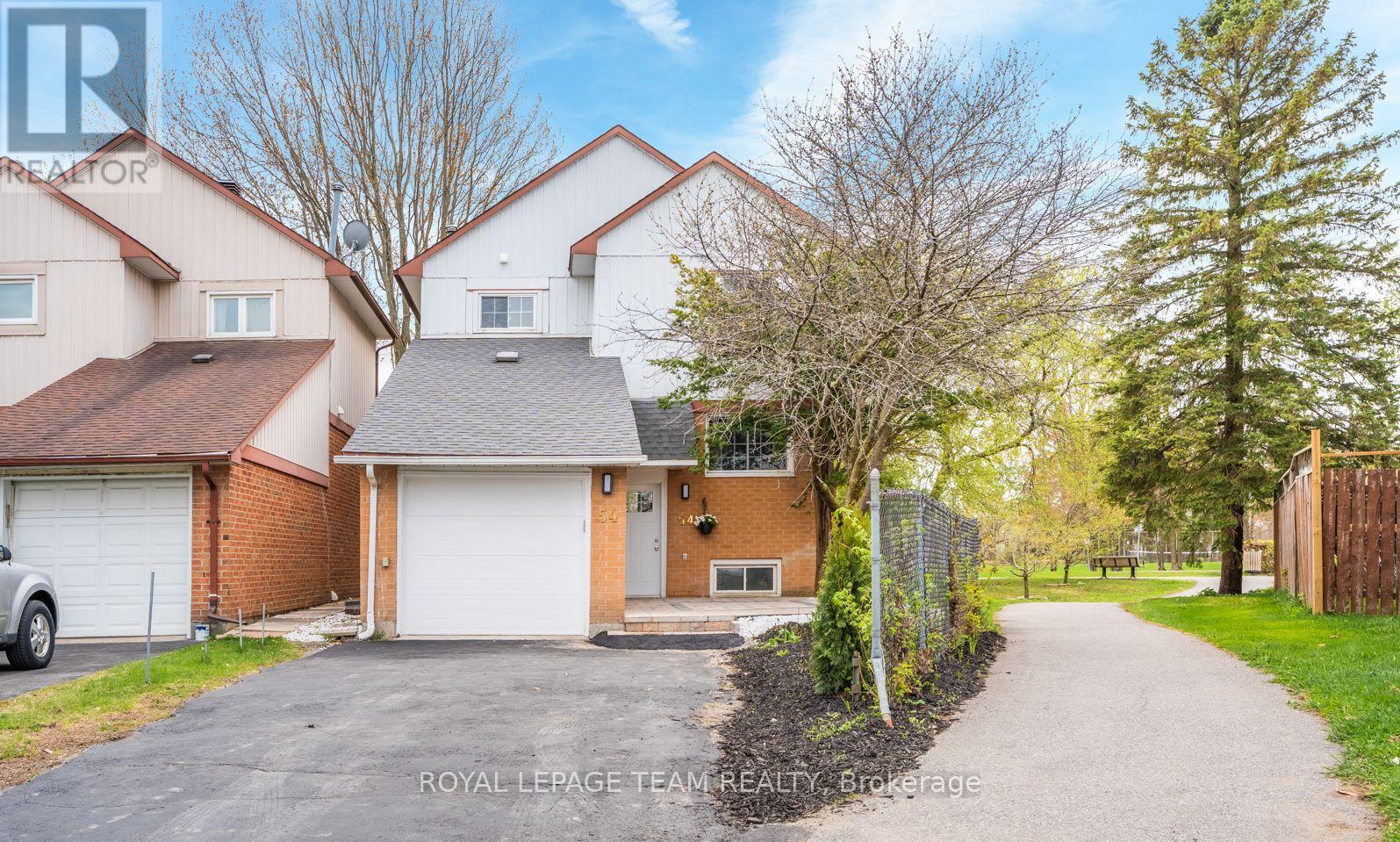 54 Greenboro Crescent