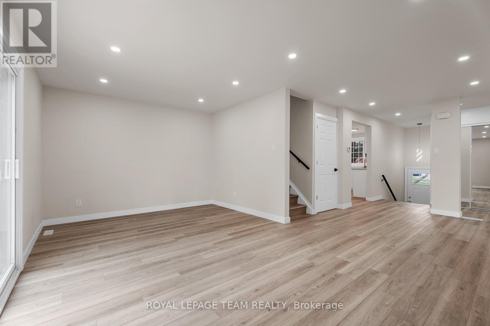 54 Greenboro Crescent