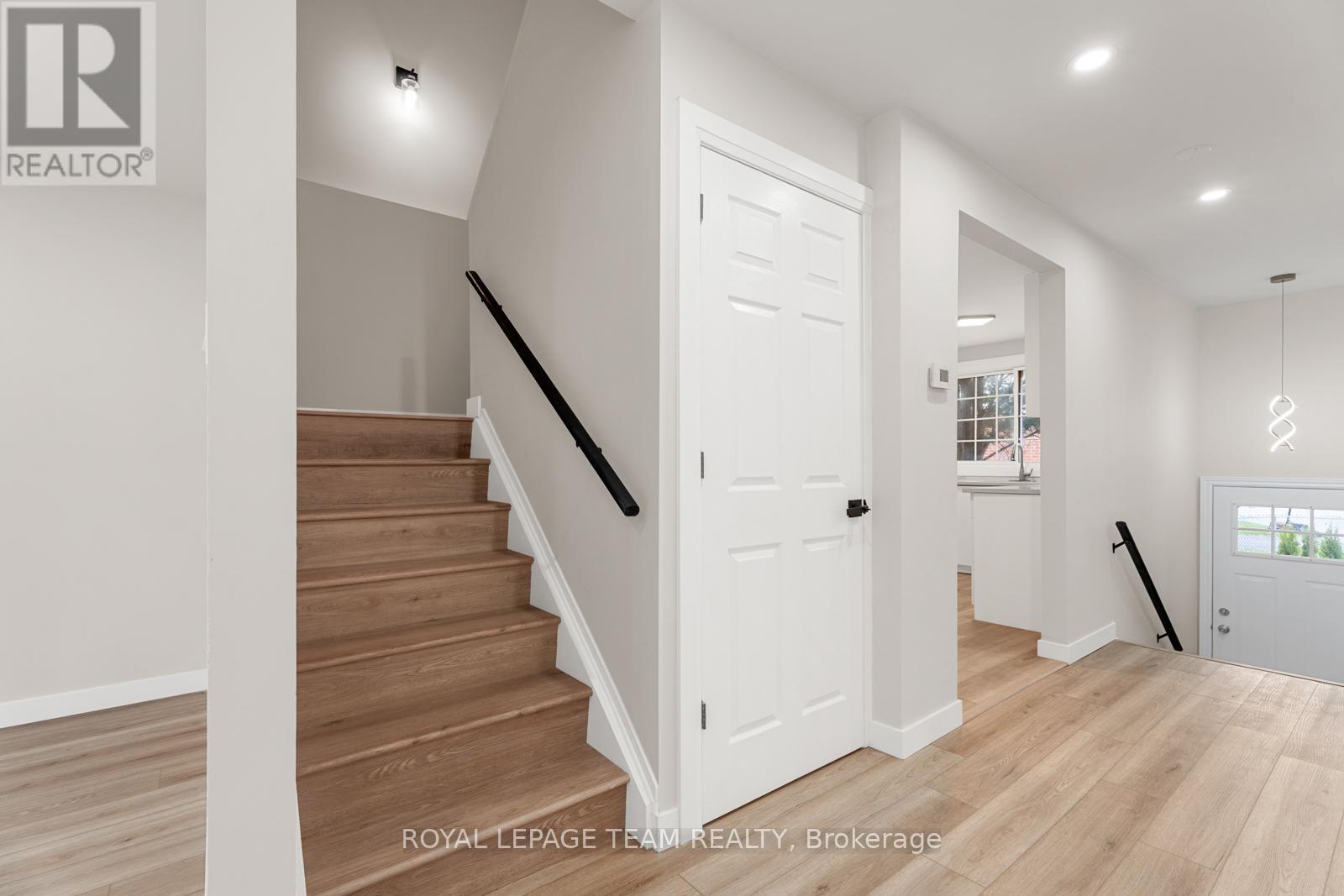 54 Greenboro Crescent