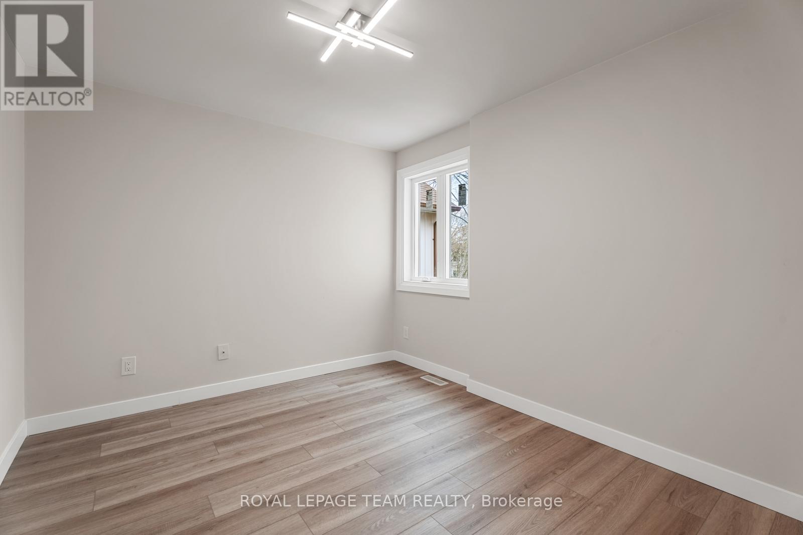 54 Greenboro Crescent