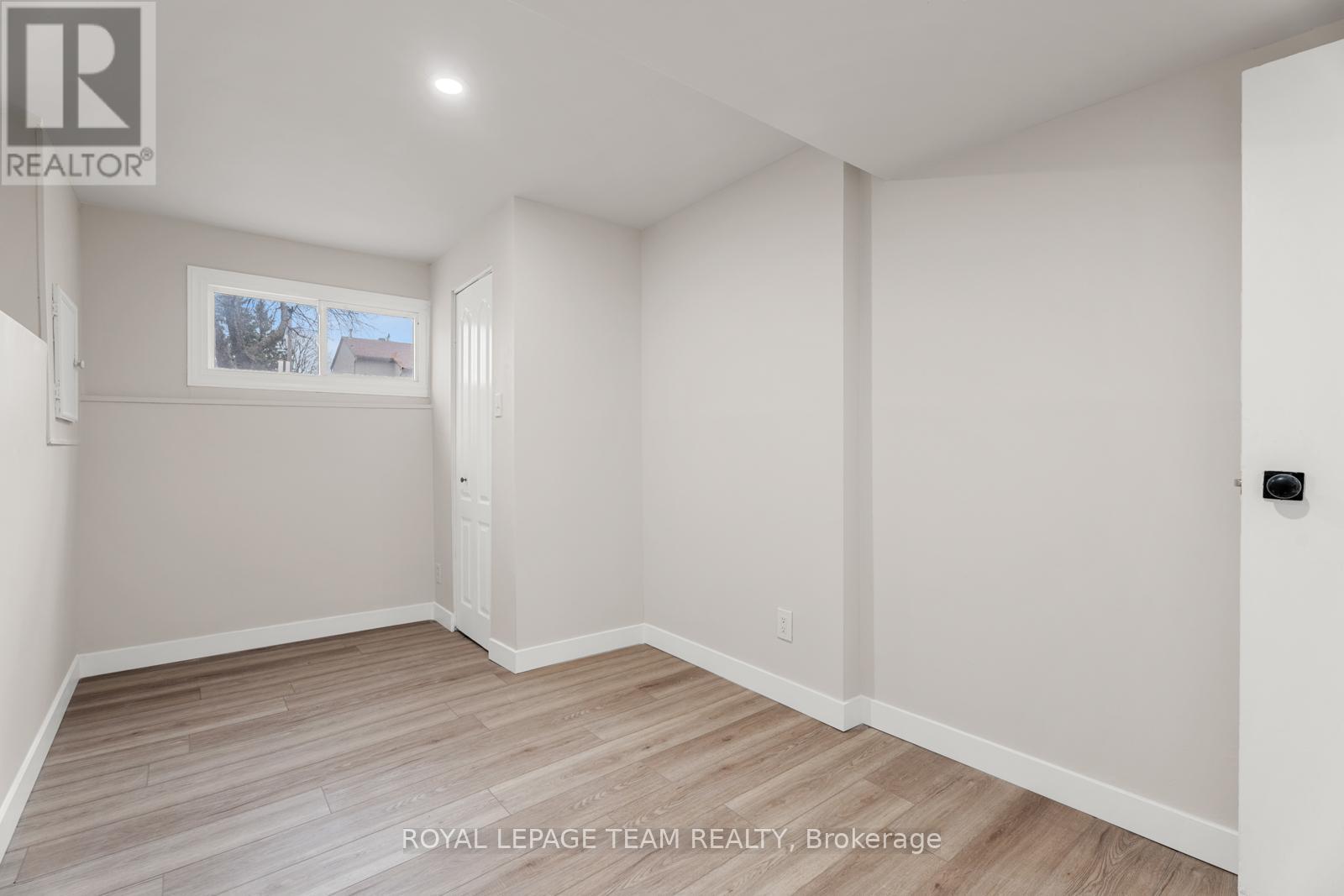 54 Greenboro Crescent