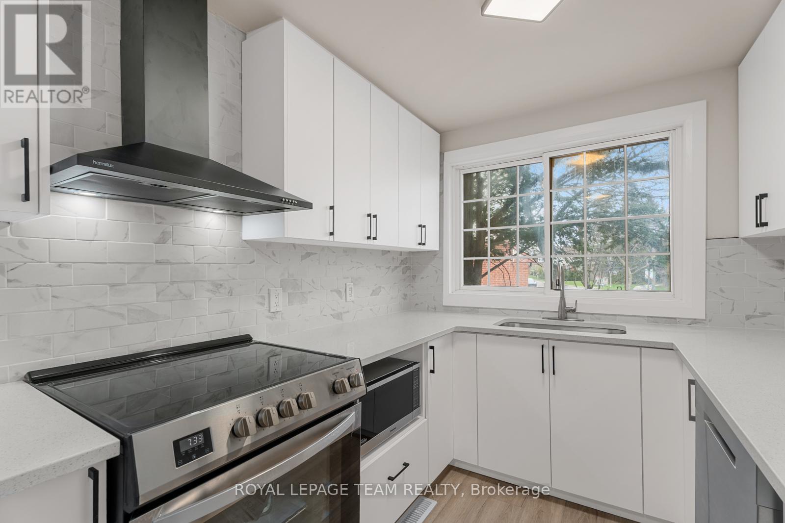 54 Greenboro Crescent