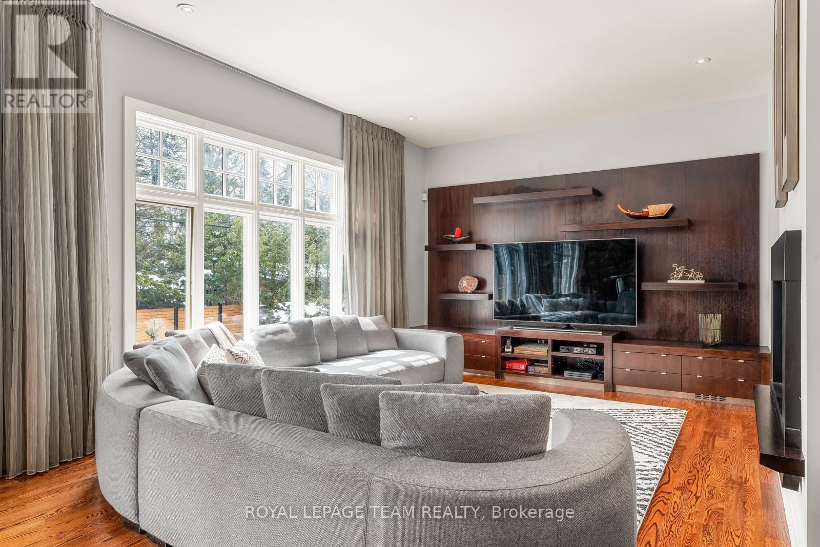 250 Sandridge Road
